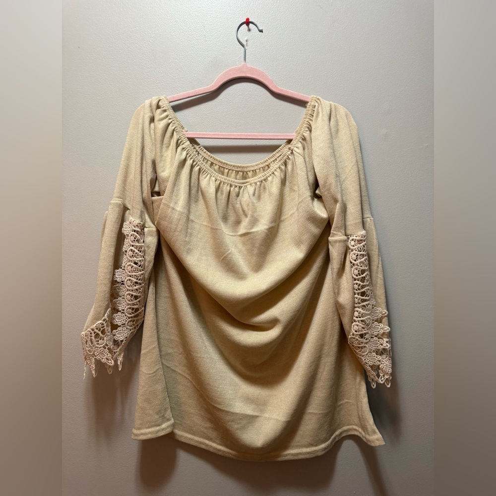 Women's Tunic with Lace Trim - Picture 4 of 4